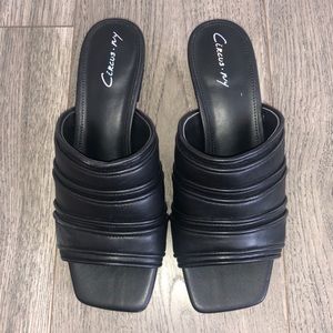 Circus by Sam Edelman slip on heel